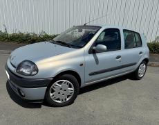Renault Clio 2 Les Ponts-de-Cé