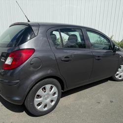 Opel Corsa Essentia 1.3 CDTI - 75 ch FAP EcoFlex Start/Stop Les Ponts-de-C&eacute;