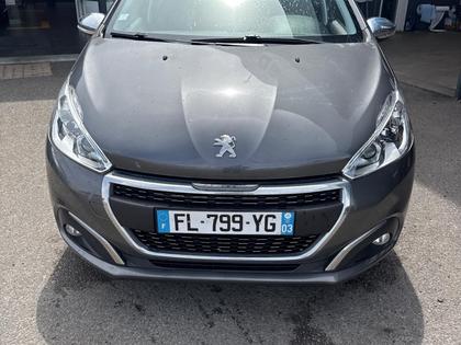 Peugeot 208 - Signature  BlueHDi 100ch S&amp;S BVM5 - 10 500 €