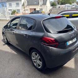 Peugeot 208 Signature BlueHDi 100ch S&amp;S BVM5 Ploemeur