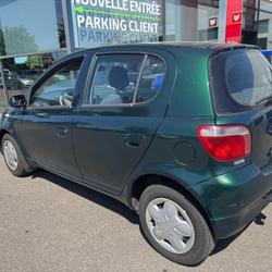 Toyota Yaris Linea terra 1.3 VVTI La Bruffi&egrave;re