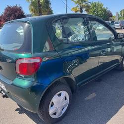Toyota Yaris Linea terra 1.3 VVTI La Bruffi&egrave;re