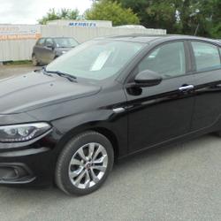 Fiat Tipo 2 Lounge 1.4 95 ch S&amp;S Saint-L&eacute;ger-de-Montbrillais