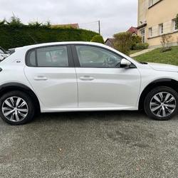 Peugeot e-208 ACTIVE BUSINESS R 50 KWH 136 Laval