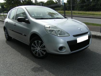 Renault Clio 3 - Expression  dCi 70 eco2 - 4 800 €