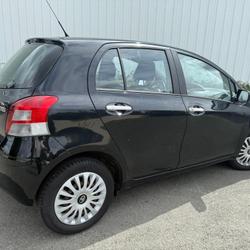 Toyota Yaris Confort MultiMode 100 VVT-i Les Ponts-de-C&eacute;