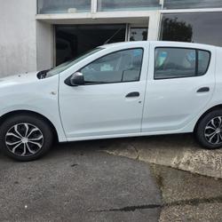 Dacia Sandero ESSENTIEL 1000 Alen&ccedil;on