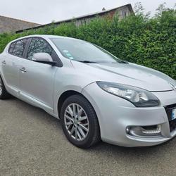Renault Megane 3 Authentique M&eacute;gane III dCi 110 FAP eco2 Caulnes
