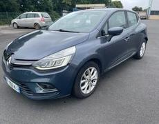 Renault Clio 4 - Initiale Paris  dCi 90 - 9 500 €