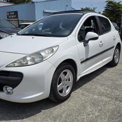 Peugeot 207 Premium Pack 1.4 VTi 16V 95ch Saint-Herblain