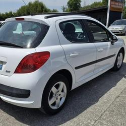 Peugeot 207 Premium Pack 1.4 VTi 16V 95ch Saint-Herblain