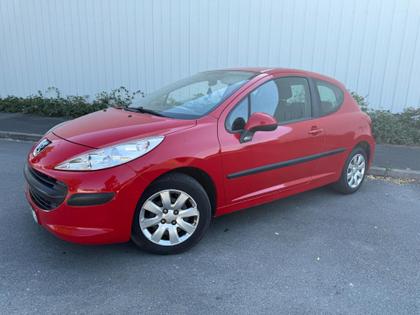 Peugeot 207 - Trendy  1.6 HDi 16v 90ch - 4 590 €