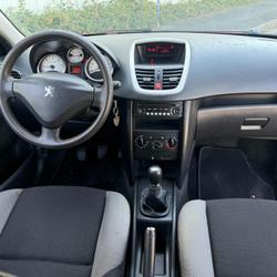 Peugeot 207 Trendy 1.6 HDi 16v 90ch Les Ponts-de-C&eacute;