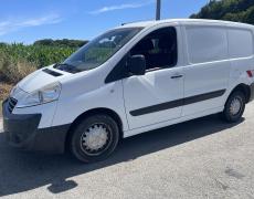 Fourgon Peugeot Locqueltas