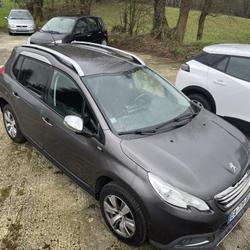 Peugeot 2008 Style 1.6 BlueHDi 100ch BVM5 Locqueltas