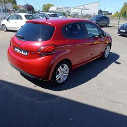 Peugeot 208 Style 1.6 BlueHDi 100ch BVM5 Les Sorini&egrave;res