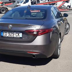 Alfa Romeo Giulia Lusso 2.2 180 ch AT8 Saint-Hilaire-du-Harcou&euml;t