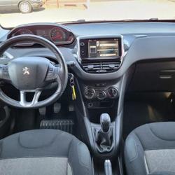 Peugeot 208 F&eacute;line 1.6 e-HDi 92ch BVM5 Saint-Jean-des-Champs