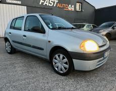 Renault Clio 2 Saint-Herblain