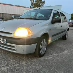 Renault Clio 2 XT 1.6L Saint-Herblain