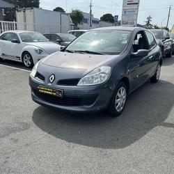 Renault Clio 3 Authentique 1.2 16V 75 eco2 Saint-Herblain