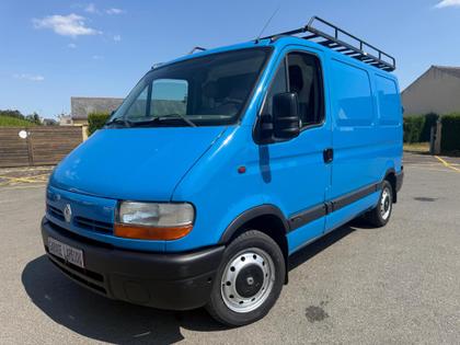 Renault Master - Base 2.2 DCI 90 - 8 990 €