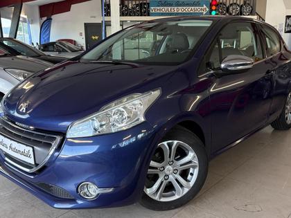 Peugeot 208 - Allure  1.4L VTI 95 Ch - 7 495 €