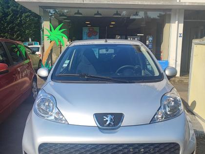Peugeot 107 - Trendy  1.0e 12V 68ch BLUE LION - 5 900 €