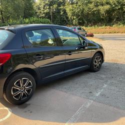 Peugeot 207+ 1.4 HDi 68ch FAP BLUE LION Ombr&eacute;e d'Anjou