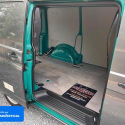 Volkswagen Transporter BUSINESS LINE PLUS FGN TOLE L1H1 2.0 TDI 150 Caen