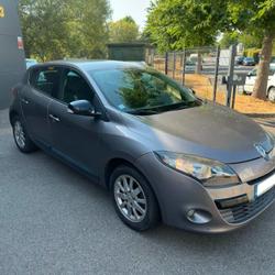 Renault Megane 3 Expression Euro 5 M&eacute;gane III dCi 90 FAP eco2 Qu&eacute;ven