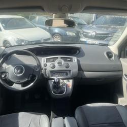 Renault Scenic 2 Latitude 1.9 dCi 130 Carquefou