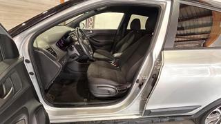 Hyundai i20  - photo 1