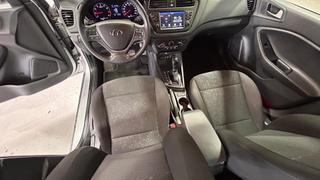 Hyundai i20  - photo 3