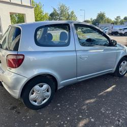 Toyota Yaris Luna 1.3 VVTI 85 La Bruffi&egrave;re