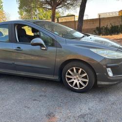 Peugeot 308 Phase 1 Confort 1.6 HDi 90ch BLUE LION Saint-Nazaire
