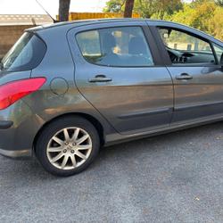 Peugeot 308 Phase 1 Confort 1.6 HDi 90ch BLUE LION Saint-Nazaire