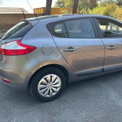Renault Megane 3 Authentique M&eacute;gane III 1.6 16V Saint-Nazaire