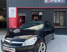 Opel Astra GTC Domagné