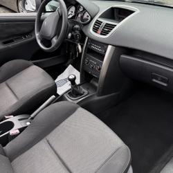 Peugeot 207 CC Sport 1.6 HDi 110ch FAP BLUE LION Ch&acirc;teaugiron