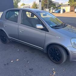 Toyota Yaris Luna 1.3 VVTI 85 La Bruffi&egrave;re