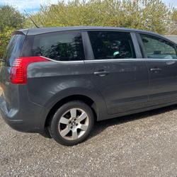 Peugeot 5008 1L6 HDI 116 CV Saint-Nazaire