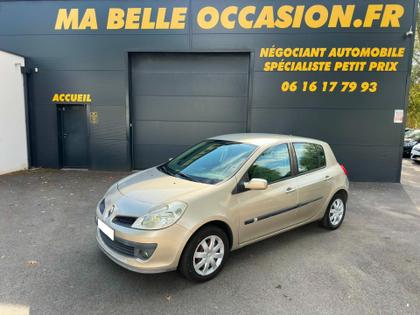 Renault Clio 3 - Privilège  1.2 16V 75 - 6 490 €