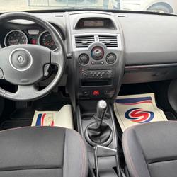 Renault Megane 2 L' Equipe Proactive A M&eacute;gane II 1.6 16V Les Ponts-de-C&eacute;