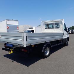 Iveco Daily CAMERA RECUL / 3.0L 160CV PLATEAU 3m95 / ATTELAGE / PTRA 7T / Laval