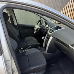 Peugeot 207 Urban Move 1.4 HDi 70ch FAP Verri&egrave;res-en-Anjou