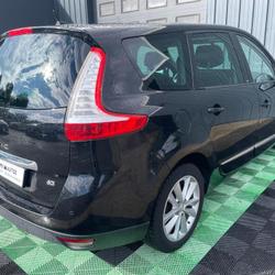 Renault Grand Scenic 3 Initiale 7 pl Sc&eacute;nic dCi 130 Energy FAP eco2 Saint-Berthevin