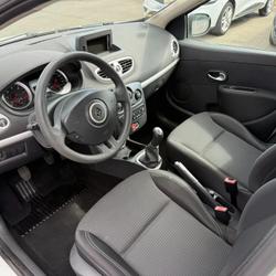 Renault Clio 3 Expression Clim dCi 90 eco2 Domloup