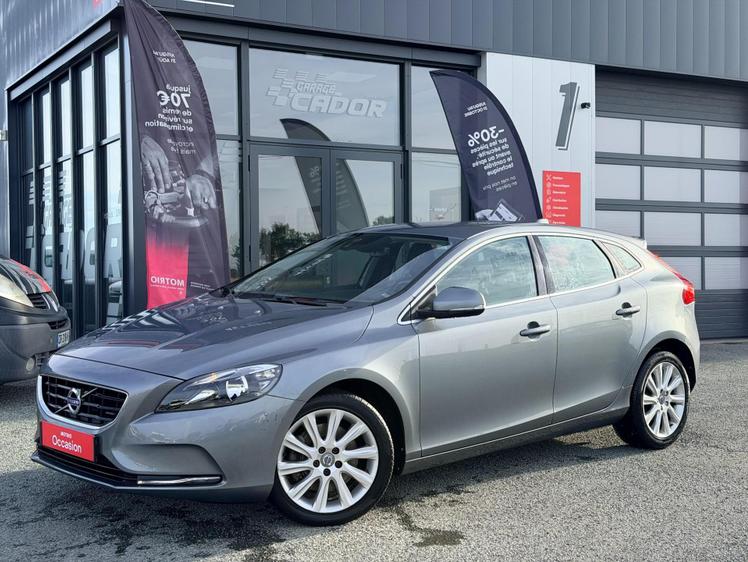 Volvo V40 Cross Country  - Momentum - 12 990 €