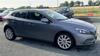 Volvo V40 Cross Country  - Momentum - photo 2